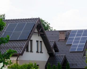 ¿Cuántas placas solares necesito para ser autosuf ...